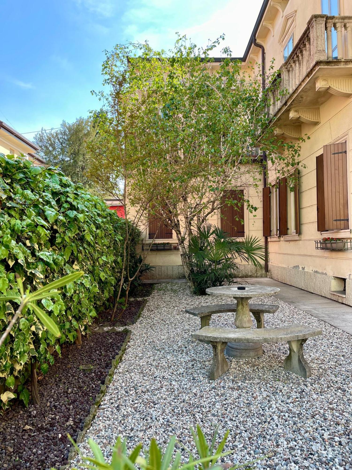 Dimora Montecchi Hotel Verona Eksteriør billede